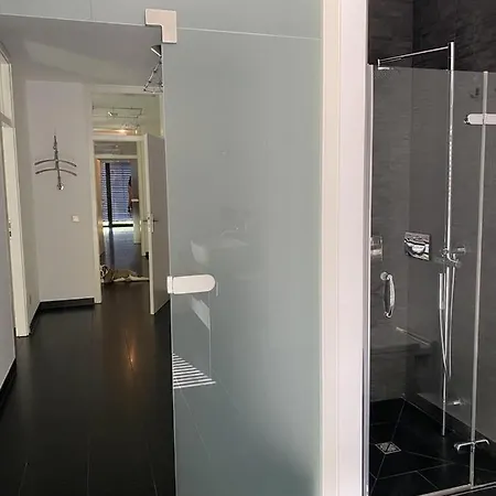 Moderne Terrassenwohnung Mit Blick In Den Luisenpark Apartment