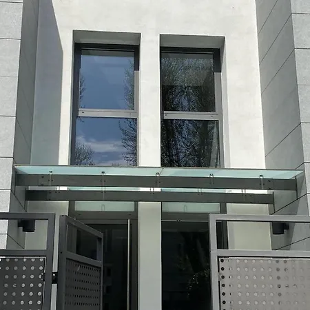 Moderne Terrassenwohnung Mit Blick In Den Luisenpark *